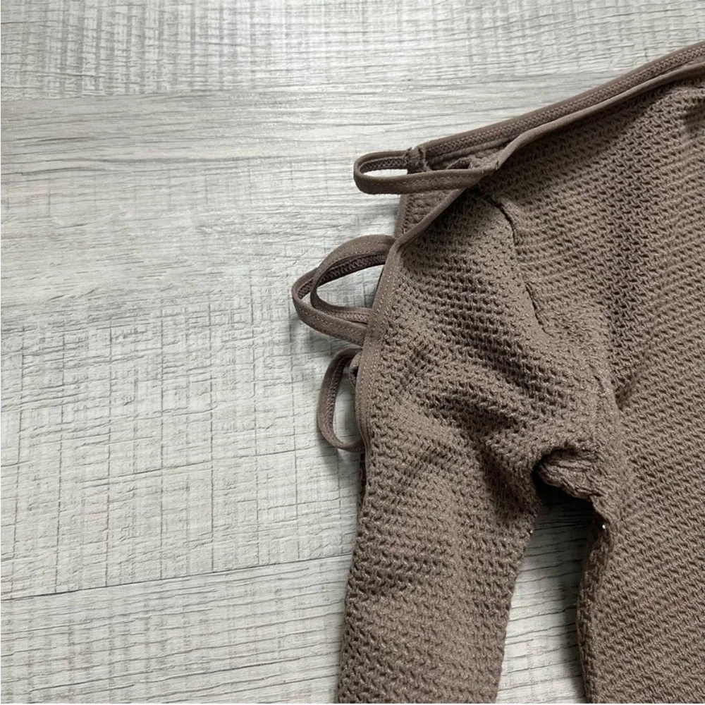 FREE PEOPLE Intimately Cold Shoulder Long Sleeve Top Stretch Nutmeg Tan
